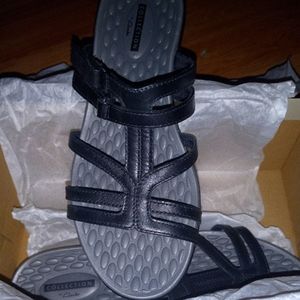 New in the box! Clarks Collection Black Sandal